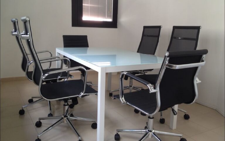 sala de reuniones 1400x879 1 768x482